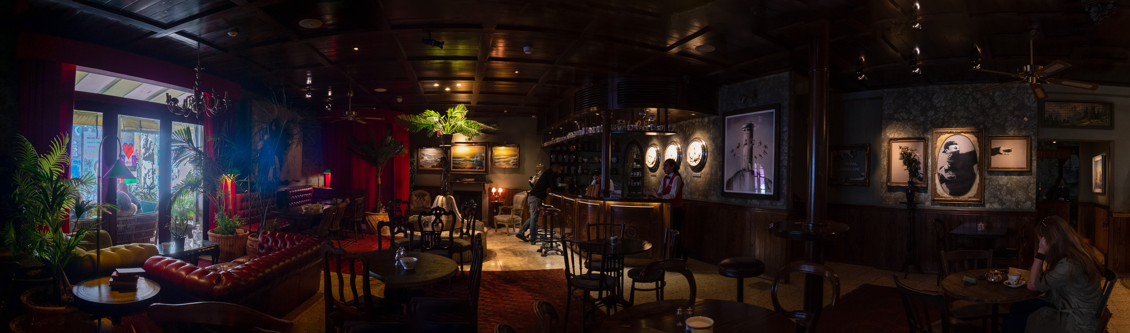 The colonial styled “piano bar” in the Hotel's lobby refers to the year 1918 - when the British Mandate for Palestine (1918-1948) was established in the aftermath of the end of WW I. 